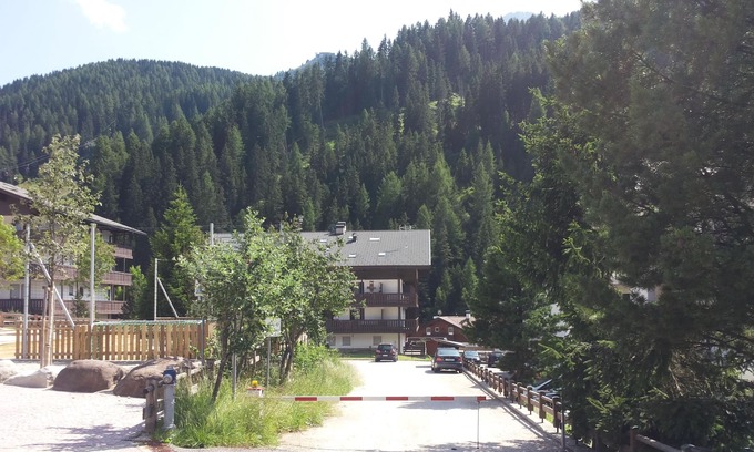 Selva di Val Gardena Apartment | SELVA ValGardena, cozy flat, central and close to the ski slopes (only mt. 300!)