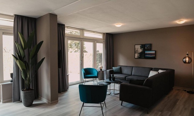 Terwolde House | Semi–detached bungalow for 10 people with a sauna