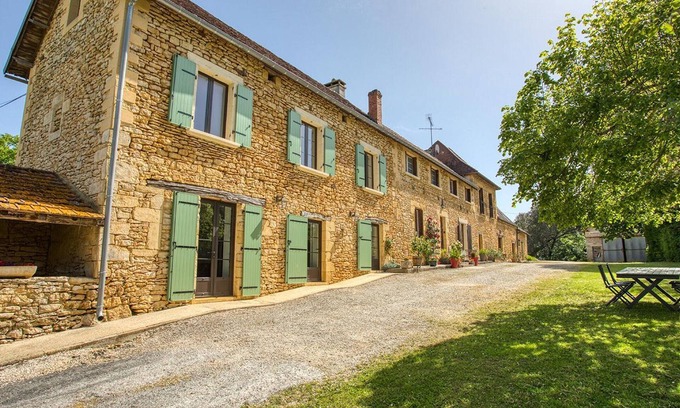 Carlux Cottage | Semi-detached house with garden, pets allowed near Sarlat