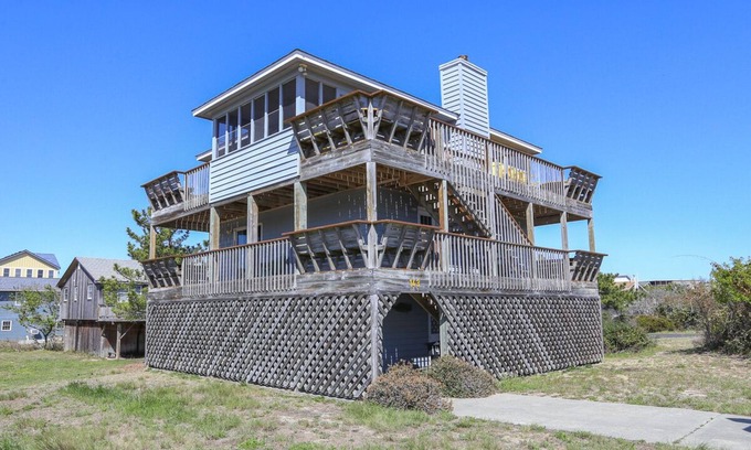 Duck House | Semi-Oceanfront 4 BR Home Is Only 30 Yards To Beach Access & Allows Dogs