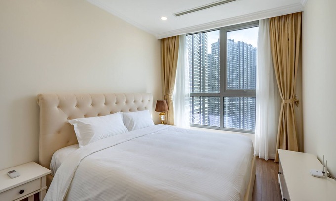 District 3 Apartment | SEN.SAIGON 2812A Plus 1 BR Vinhome Central Park