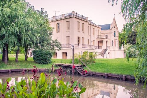 Partido de Tigre Hotel | Senador Dupont- Convento San Francisco & Arboles