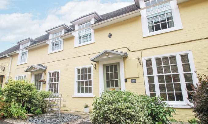 Ludwel Cottage | SEREN COTTAGE, with a garden in Ludlow