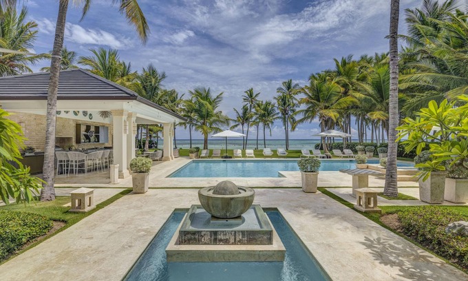 Punta Cana Villa | Serena 4 - Beachfront Timeless Elegance