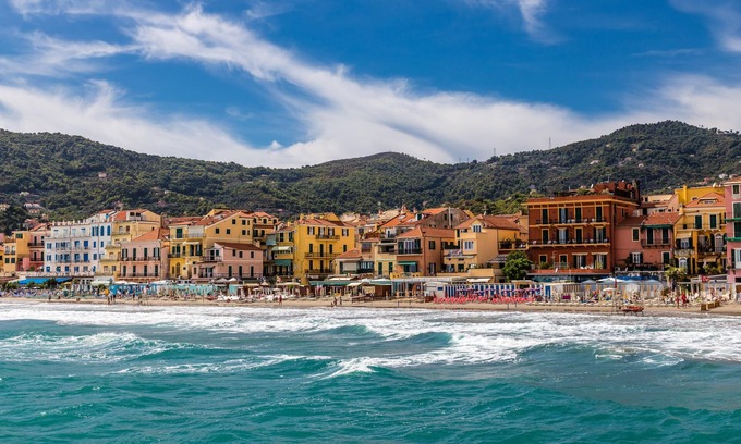 Moglio Apartment | Serendipity With Sea View