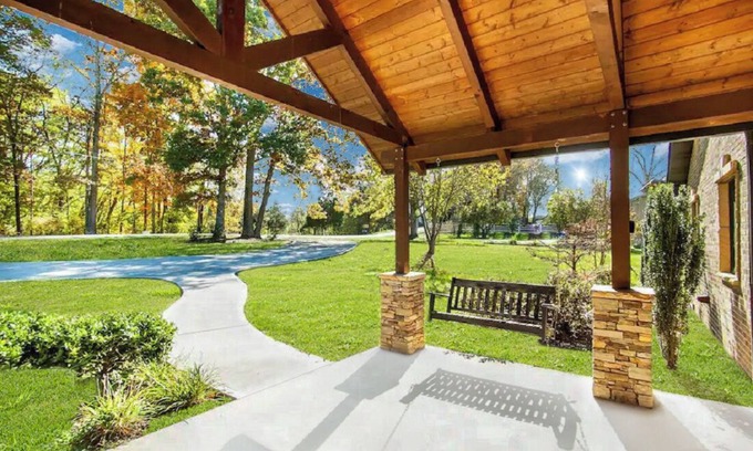 Sevierville House | Serene 4 bed: Arcade/Pet Friendly/Great Location