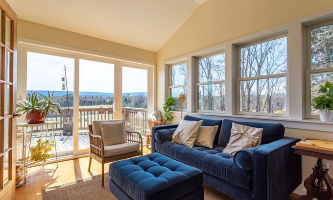 Kerhonkson Ski Chalet | Serene & Bright: Minnewaska Mtn Views ~ Deck ~BBQ