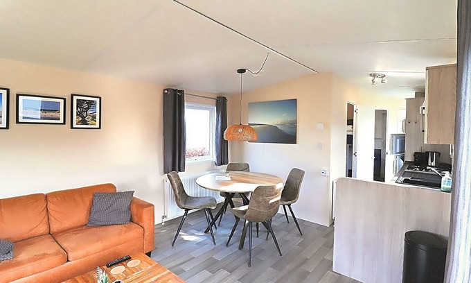 Hollum Ski Chalet | Serene Dune Chalet near Beach