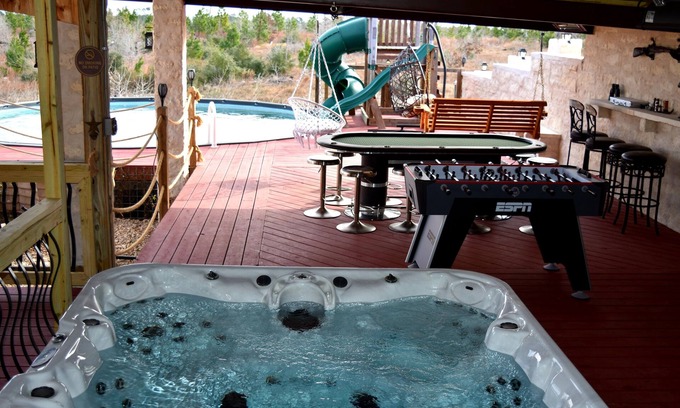 Bastrop Villa | Serene Escape Villa: Pool, Hot Tubs, Games, Sauna, & Steam Room & much more fun!