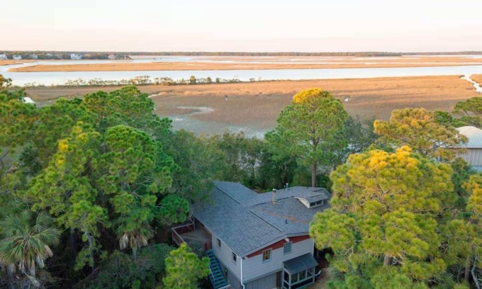 Folly Beach House | Serene Folly Marsh House w/Hot tub!