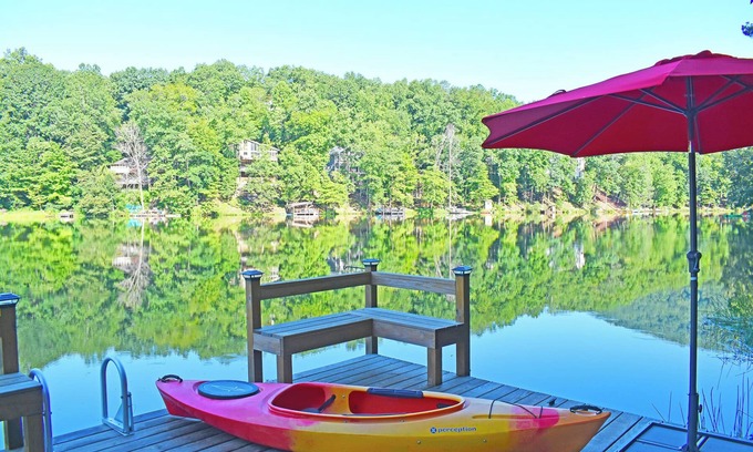 Lake Lure Cottage | Serene Lakefront Reteat with Whimsical Flair! Private Dock-Kayaks-Fishing