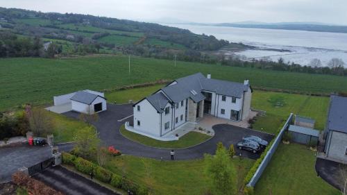 Letterkenny Cabin | Serene Luxurious Haven with Sea Views Letterkenny Rooms