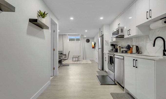 Calgary House | Serene Luxury Getaway