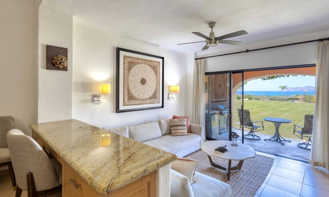 San Jose del Cabo Condo | Serene Oceanfront Paradise Condo