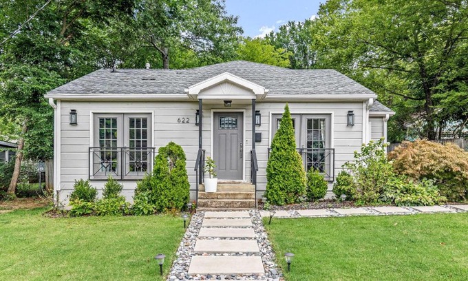 Fayetteville House | Serene On Maple - Close to DT and U of A