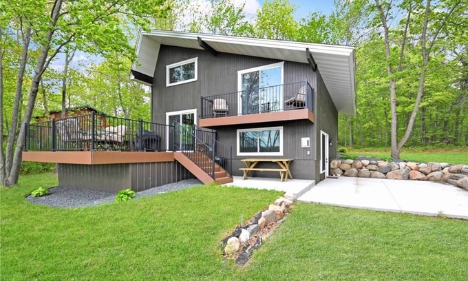 Ossipee Cabin | Serene pet-friendly lakefront cabin near Brainerd