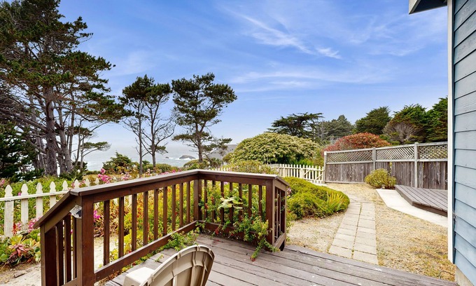 Mendocino House | Serene & Relaxing Coastal Home w/Free WiFi, Deck, Enclosed Yard, & Ocean Views