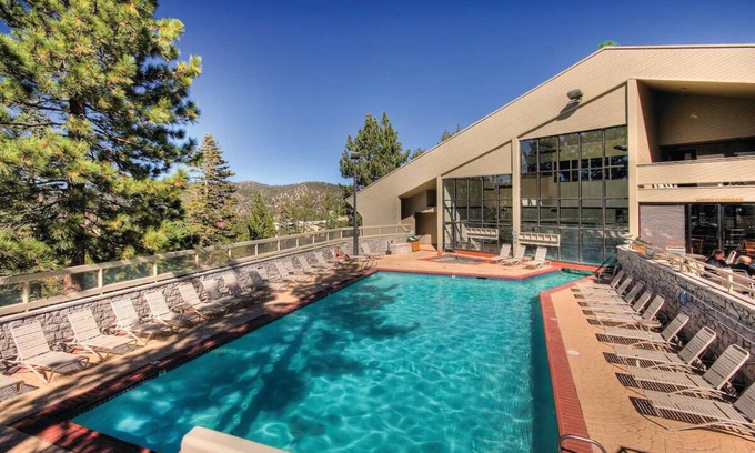 Tahoe Village Apartment | Serene Resort w/15 Hot Tubs Near Heavenly Mountain – Soak in Mountain Views