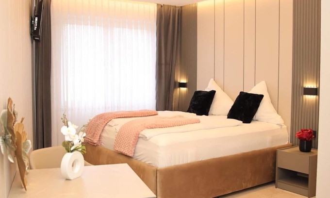 Bad Salzuflen House | Serene Retreat in Bad Salzuflen Cozy Guest Room with 1500m² Grounds 206
