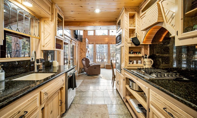 Pagosa Springs House | Serene & sun-filled mountain retreat with fire pit, deck, & great views