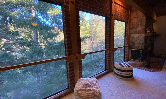 Twin Peaks Cabin | Serene Twin Peaks Lake Arrowhead Escape - Sleeps 10
