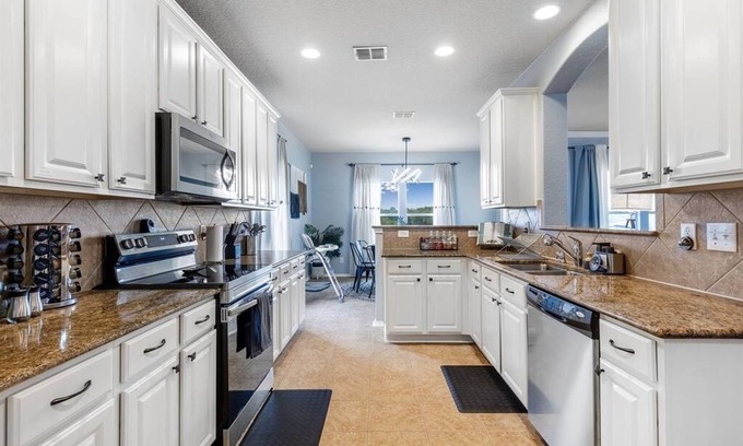 Cibolo House | Serene Views~Ideal For Long Stays~Heated Pool
