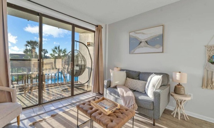 Fort Walton Beach Condo | Serene Waterfront Studio Fort Walton Beach Condo