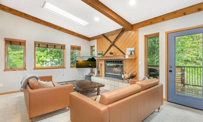 Intermountain House | Serene West Vail Home | Surrounded by Nature | Family Friendly | Steps to Bus