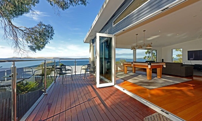 Sandy Bay House | Serenity And Views Only 10 Minutes From Hobart CBD