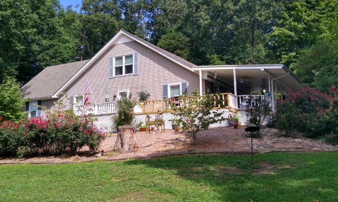 Brownsville Bed & Breakfast | serenity hill bed and breakfast