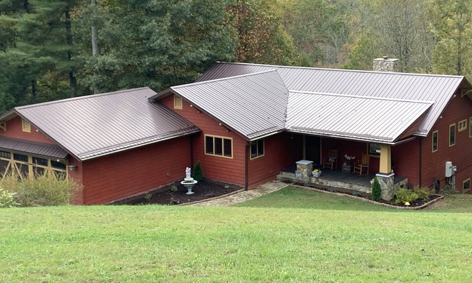 Piper Gap House | Serenity Mountain Manor 3BR-2-1/2BA 7 acres bordered by gorgeous mountain stream