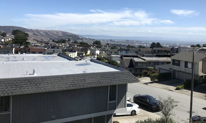 South San Francisco House | SF Bay views! Renovated home 4br/2.5 ba 10 min SFO