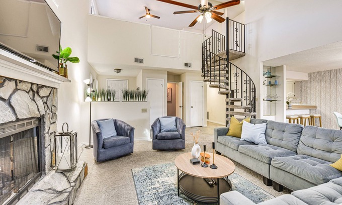 Shalimar House | Shalimar Townhome w/Screened Porch: 6 Mi to Beach