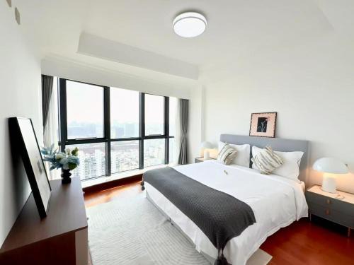 Changning Apartment | Shanghai downtown Tyms B&B Near Hongqiao Metro and Jiaotong University High view 3bedroom&2bathroom