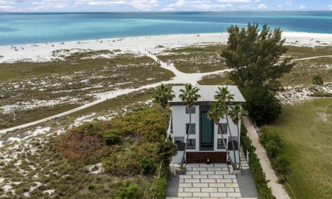 Anna Maria House | Shangri-La -Luxury Gulf-Front 4BR with Pool, Gym & Golf Cart
