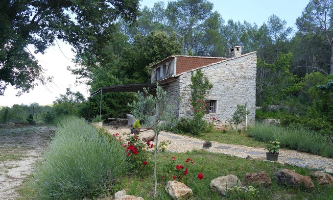 Carces House | shed with swimming pool, sleeps 3, on fenced 4000m2 plot