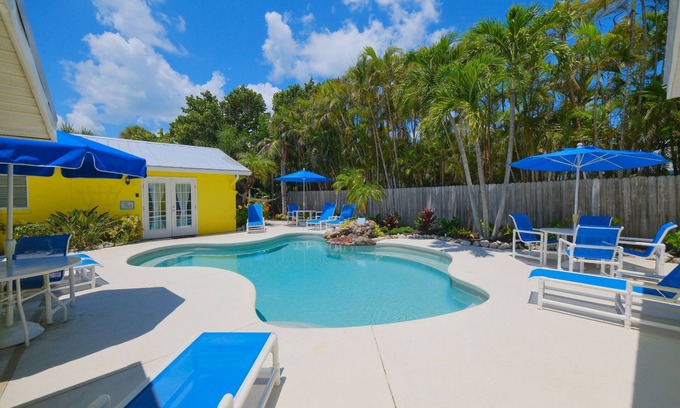 Anna Maria Cottage | Shell Cottage - sleeps 2