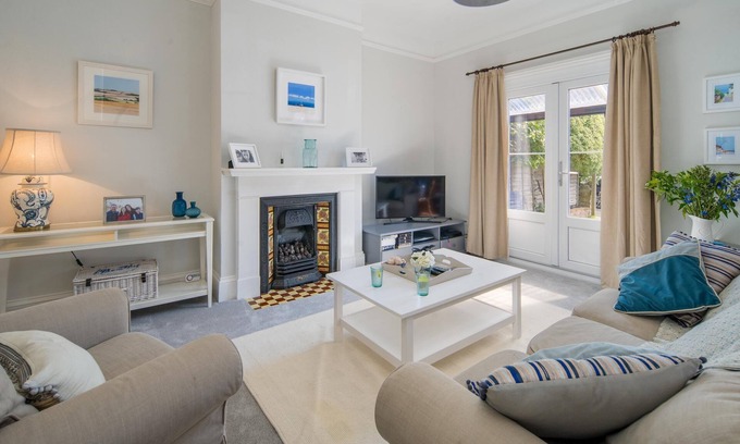 Seaview House | Shellharbour, spacious family and pet friendly space with stunning views