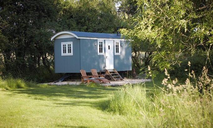 Bedford Cabin | Shepherd's Hut in Turvey, Bedfordshire