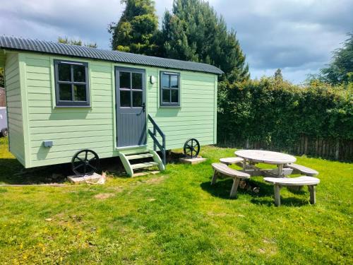 Newcastle Apartment | Shepherd's Hut in nature
