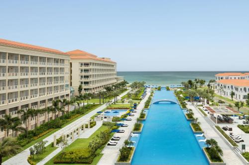 Ngu Hanh Son Resort | Sheraton Grand Danang Beach Resort & Spa