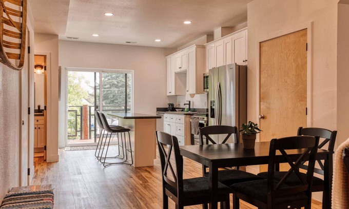 Sheridan Apartment | Sheridan Sojourn: 4 Units, 6 Beds Chic Suites