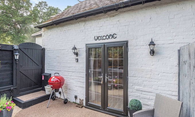 New Forest District Cottage | Shire Cottage - UK50416