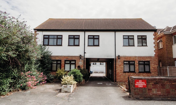 Southend-on-Sea Cabin | Shoebury Lodge near Sea front in Southend