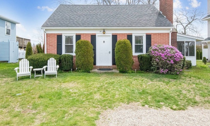 Bonnet Shores Condo | Shore To Please - Enjoy A Relaxing Getaway In Bonnet Shores 3 Bedroom Home by Redawning