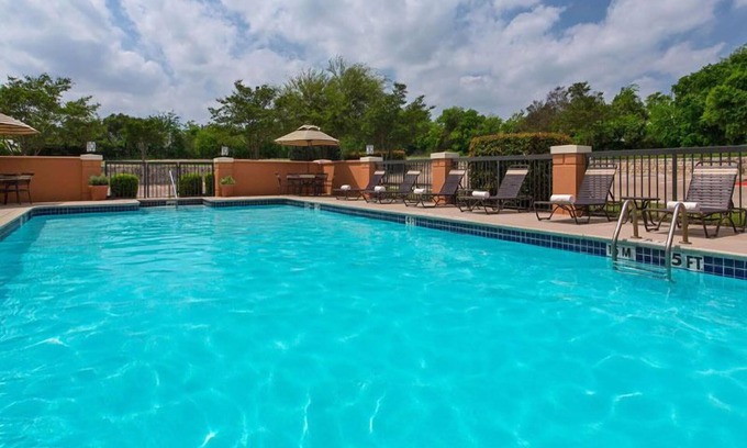 Austin Hotel | Short Drive to Darrell K Royal–Texas Memorial Stadium, FREE Parking, Pool!