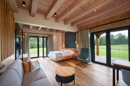 Brusy Hotel | Siedlisko Milachowo nad rzeką - luxury wellness oasis Adults only