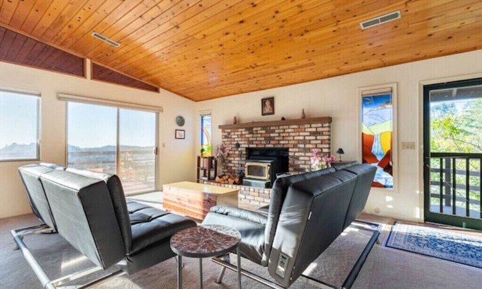 Soulsbyville Cabin | Sierra Cabin | Home Theater | Hot Tub | EV Charger