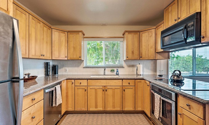 Exeter House | Sierra Nevada Mountain Retreat, Set on Citrus Farm