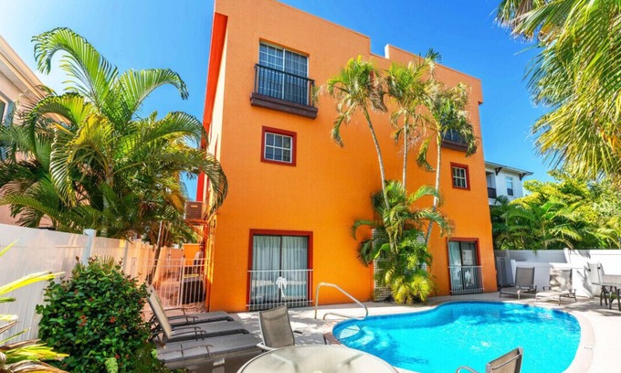 Siesta Key Village Villa | Siesta Key Village, Pool, Beach Access 4-min. Walk, 3bdr